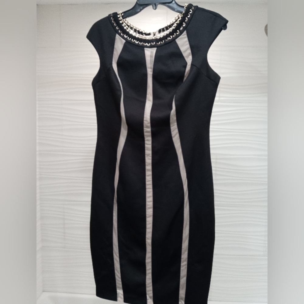 Jax women's size 6 scuba knit with no show thru mesh cutout.. gold hardware/zpr